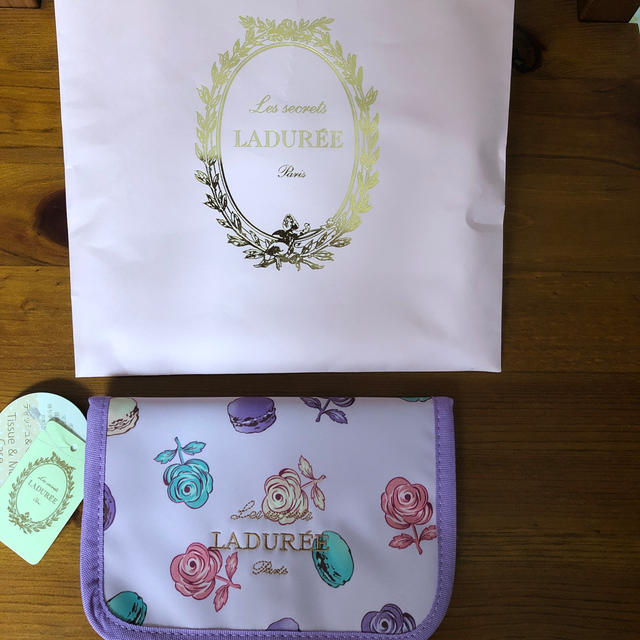 LADUREE(ラデュレ)のカード入れ レディースのファッション小物(名刺入れ/定期入れ)の商品写真