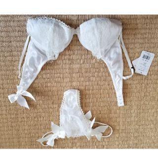 ラヴィジュール(Ravijour)のﾗﾋﾞｼﾞｭｰﾙ　ランジェリー　下着　新品未使用(ブラ&ショーツセット)