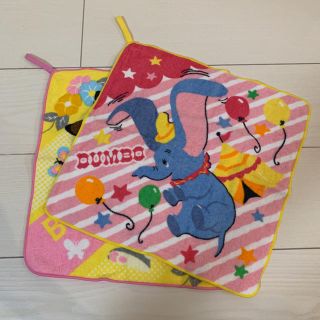 ディズニー(Disney)ののりまき様専用！新品！ループ付きタオル2枚セット(外出用品)