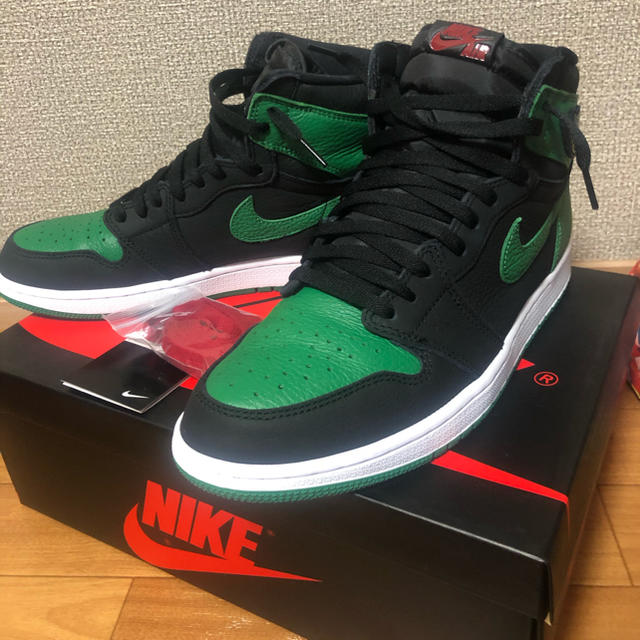 NIKE(ナイキ)のNIKE AIR JORDAN 1 HI OG pine green 28cm メンズの靴/シューズ(スニーカー)の商品写真