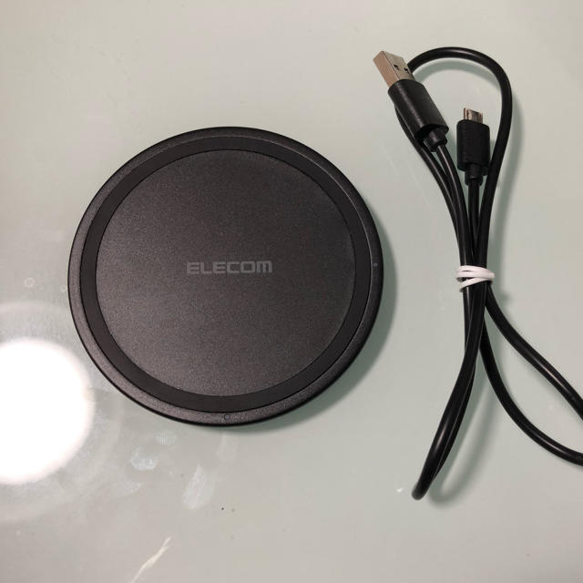 ELECOM(エレコム)のELECOM  ワイヤレス充電　W-QA03BK スマホ/家電/カメラのスマートフォン/携帯電話(バッテリー/充電器)の商品写真
