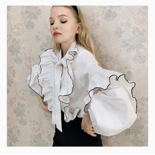 ロキエ(Lochie)のpiping frill volume blouse    epine(シャツ/ブラウス(長袖/七分))