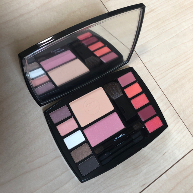 CHANEL(シャネル)のCHANEL MAKEUP PALETTE コスメ/美容のキット/セット(コフレ/メイクアップセット)の商品写真