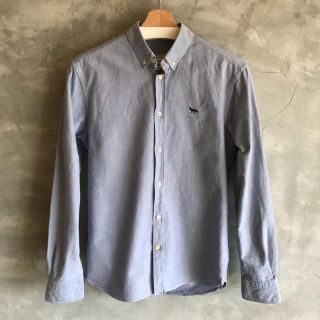 メゾンキツネ(MAISON KITSUNE')のmaison KITSUNE ボタンダウンシャツ ブルー(シャツ)