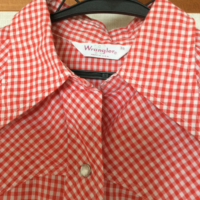 Wrangler(ラングラー)のWrangler 赤のチェック長袖シャツ レディースのトップス(シャツ/ブラウス(長袖/七分))の商品写真