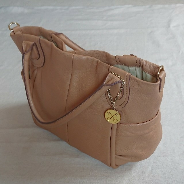 SAZABY(サザビー)のサザビー 本革バッグ  (ショルダーストラップ付き) レディースのバッグ(ハンドバッグ)の商品写真