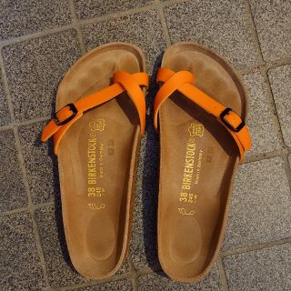 ビルケンシュトック(BIRKENSTOCK)のBIRKENSTOCK　38　サンダル　オレンジ(サンダル)