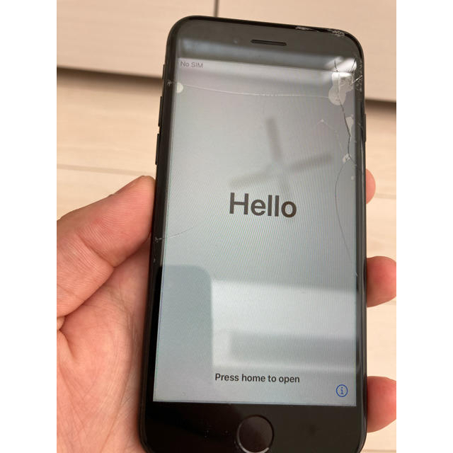 iPhone(アイフォーン)のiPhone7 128GB docomo Jetblack スマホ/家電/カメラのスマートフォン/携帯電話(スマートフォン本体)の商品写真