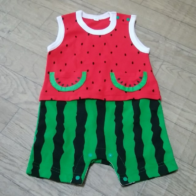 美品☆スイカ🍉カバーオール キッズ/ベビー/マタニティのベビー服(~85cm)(カバーオール)の商品写真