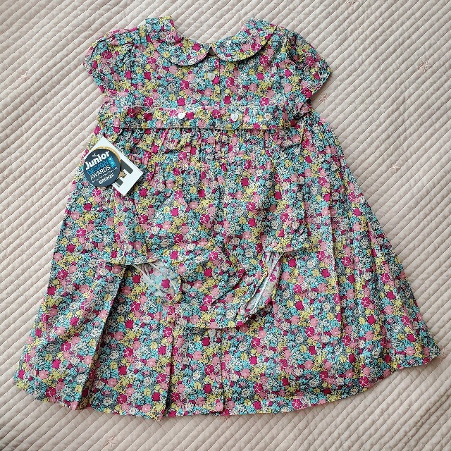 Bonpoint(ボンポワン)のQuestion Everything　スモッキングワンピース　花 キッズ/ベビー/マタニティのキッズ服女の子用(90cm~)(ワンピース)の商品写真