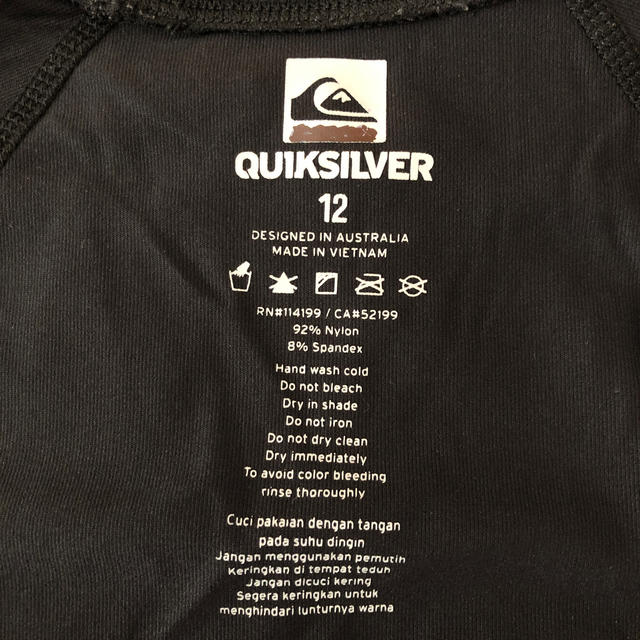QUIKSILVER(クイックシルバー)のQUIKSILVER ラッシュガード　サイズ12 キッズ/ベビー/マタニティのキッズ服男の子用(90cm~)(水着)の商品写真