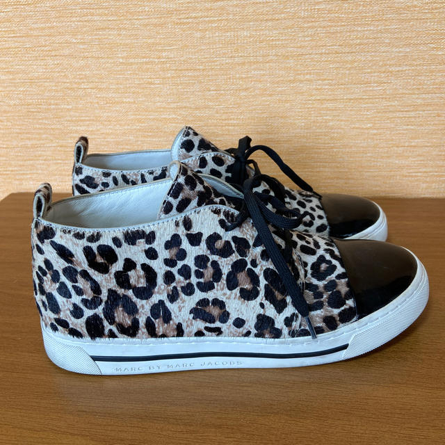 MARC BY MARC JACOBS(マークバイマークジェイコブス)のMARC BY MARK JACOBS ヒョウ柄スニーカー レディースの靴/シューズ(スニーカー)の商品写真