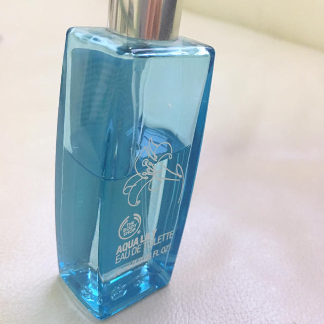 THE BODY SHOP(ザボディショップ)の【THE BODY SHOP】アクアリリー オードトワレ 30ml コスメ/美容の香水(ユニセックス)の商品写真