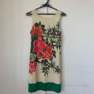 VIVIENNE TAM(ワンピース)のフリマアイテム一覧 VIVIENNE TAM(ワンピース)のフリマアイテム一覧