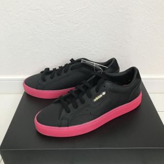 アディダス(adidas)のアディダス　オリジナルス　スニーカー 新品　22㎝　ブラック　NIKE(スニーカー)