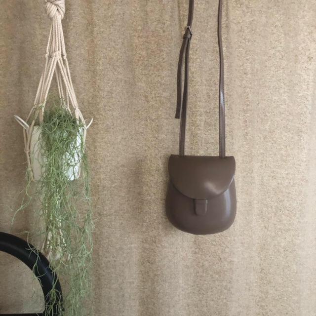 dholic(ディーホリック)の🌱くすみカラー　コロンとしたショルダーポシェット レディースのバッグ(ショルダーバッグ)の商品写真