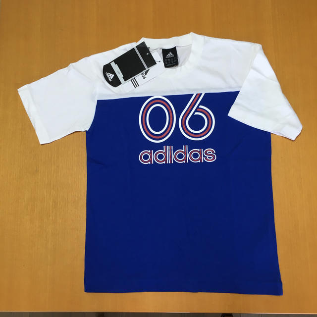 adidas(アディダス)のアディダス子どもTシャツ　新品未使用 キッズ/ベビー/マタニティのキッズ服男の子用(90cm~)(Tシャツ/カットソー)の商品写真