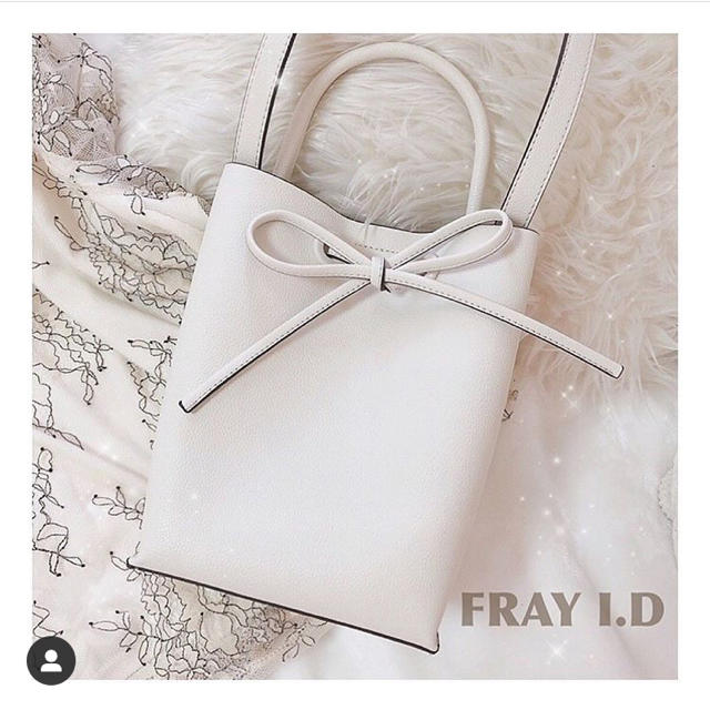 FRAY I.D(フレイアイディー)のフレイアイディー 即完売 新品 メタルハンドバッグ FRAY.ID レディースのバッグ(ショルダーバッグ)の商品写真