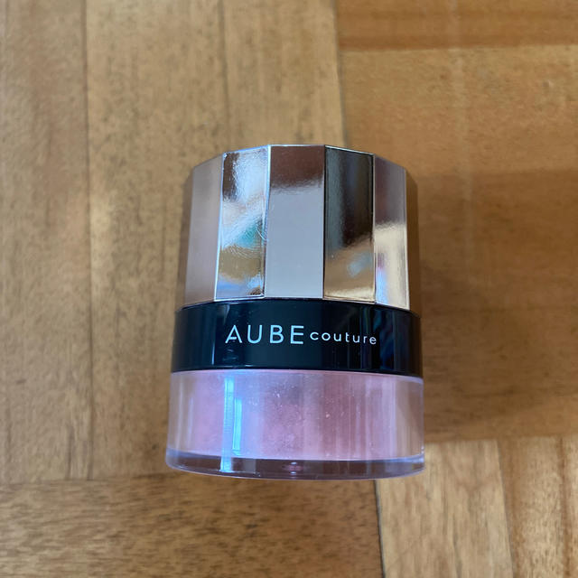 AUBE couture(オーブクチュール)のお値下げ　オーブ　デザイニングパフィー　チーク411 ピンク コスメ/美容のベースメイク/化粧品(チーク)の商品写真