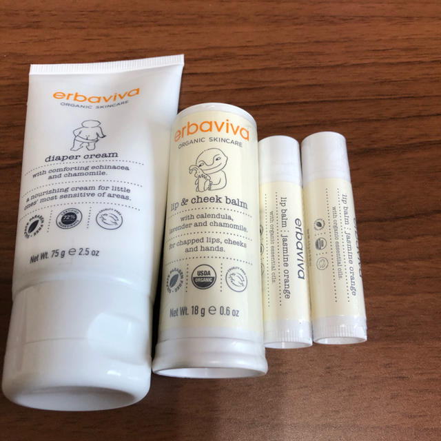 erbaviva(エルバビーバ)のエルバビーバ diaper cream lip&cheek balm コスメ/美容のスキンケア/基礎化粧品(リップケア/リップクリーム)の商品写真