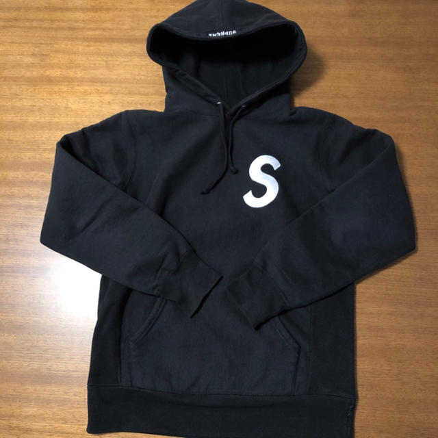 Supreme(シュプリーム)のsサイズ　supreme s logo sweatshirt black メンズのトップス(パーカー)の商品写真