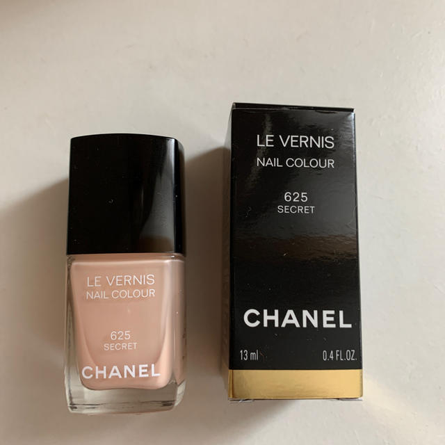 CHANEL(シャネル)のCHANEL シャネル　マニキュア　ヴェルニ　625 スクレ コスメ/美容のネイル(マニキュア)の商品写真