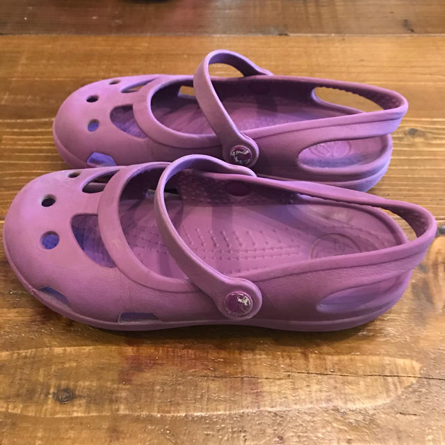 crocs(クロックス)のクロックス　キッズ　サンダル　18cm  C11 キッズ/ベビー/マタニティのキッズ靴/シューズ(15cm~)(サンダル)の商品写真