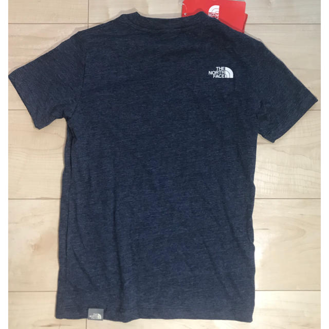 THE NORTH FACE(ザノースフェイス)の☆特価☆ 海外限定 ノースフェイス キッズ Tシャツ 120cm キッズ/ベビー/マタニティのキッズ服男の子用(90cm~)(Tシャツ/カットソー)の商品写真