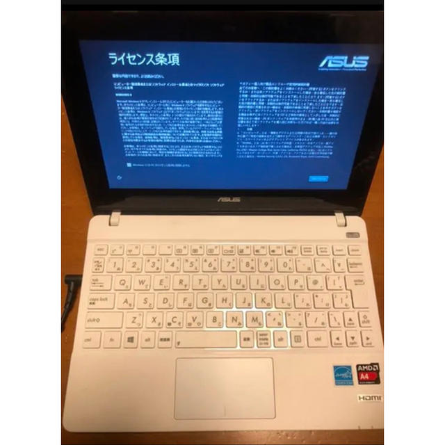 ASUS(エイスース)のASUS R103B★10.1インチ★小型★タッチパネル★win8 スマホ/家電/カメラのPC/タブレット(ノートPC)の商品写真