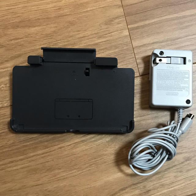 ニンテンドー3DS(ニンテンドー3DS)の3DS充電器 エンタメ/ホビーのゲームソフト/ゲーム機本体(その他)の商品写真