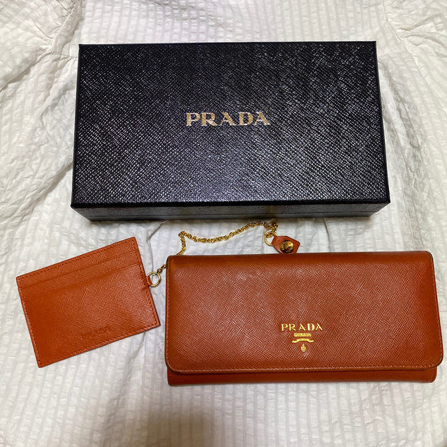 PRADA(プラダ)のPRADA 長財布　オレンジ レディースのファッション小物(財布)の商品写真