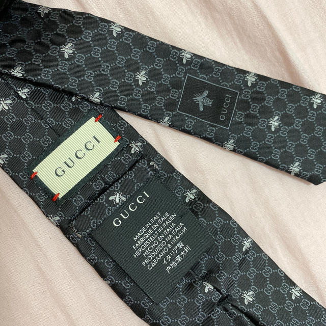 Gucci(グッチ)の【値下げ交渉】 GUCCI ネクタイ 黒 メンズのファッション小物(ネクタイ)の商品写真