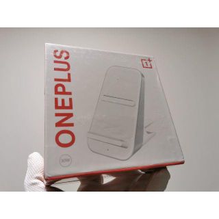 OnePlus純正 Warp Charge 30 ワイヤレスチャージャー2(バッテリー/充電器)