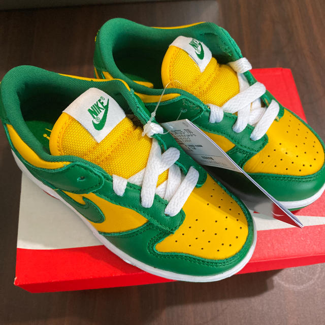 NIKE(ナイキ)のNike Dunk Low SP Brazil ベビーダンク (15cm) キッズ/ベビー/マタニティのキッズ靴/シューズ(15cm~)(スニーカー)の商品写真