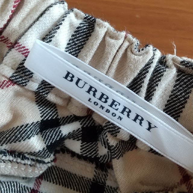 BURBERRYズボン  バーバリー キッズ/ベビー/マタニティのキッズ服男の子用(90cm~)(パンツ/スパッツ)の商品写真