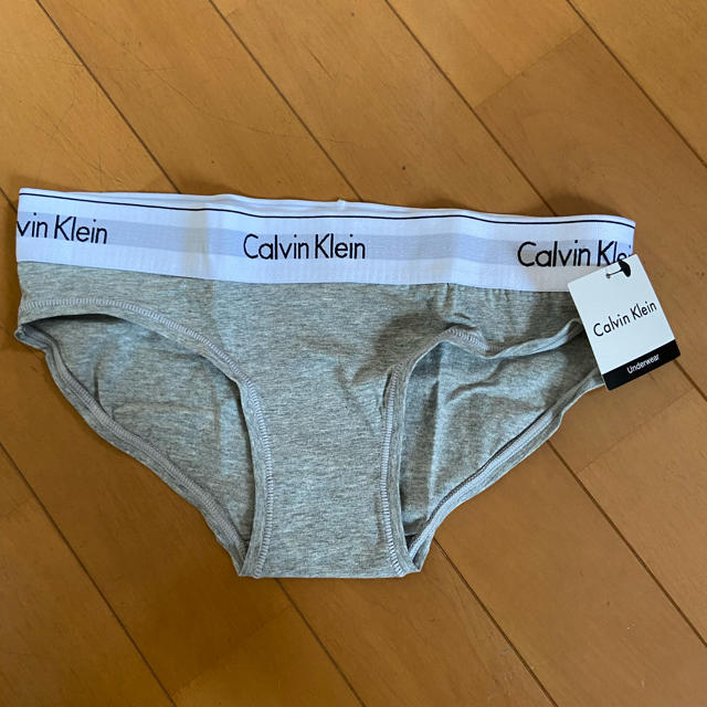 Calvin Klein(カルバンクライン)のCALVINKLEIN(カルバンクライン) ブラ&ショーツ　セット レディースの下着/アンダーウェア(ブラ&ショーツセット)の商品写真