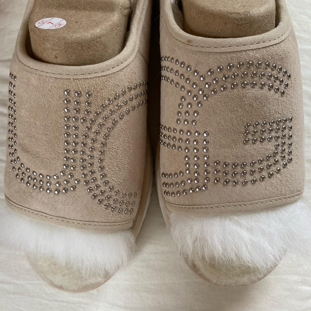 UGG(アグ)のUGG ムートンサンダル レディースの靴/シューズ(スリッポン/モカシン)の商品写真