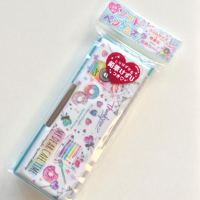 筆箱 女の子 ペンケース 新品 取り外鉛筆削付♡ スイーツ柄 スリム 両面びらき インテリア/住まい/日用品の文房具(ペンケース/筆箱)の商品写真