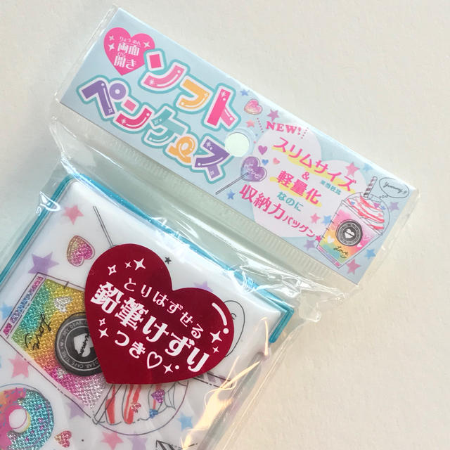 筆箱 女の子 ペンケース 新品 取り外鉛筆削付♡ スイーツ柄 スリム 両面びらき インテリア/住まい/日用品の文房具(ペンケース/筆箱)の商品写真