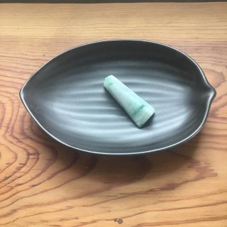 木製 六角春日灯籠(品)と糸魚川翡翠の風鐸(新品)