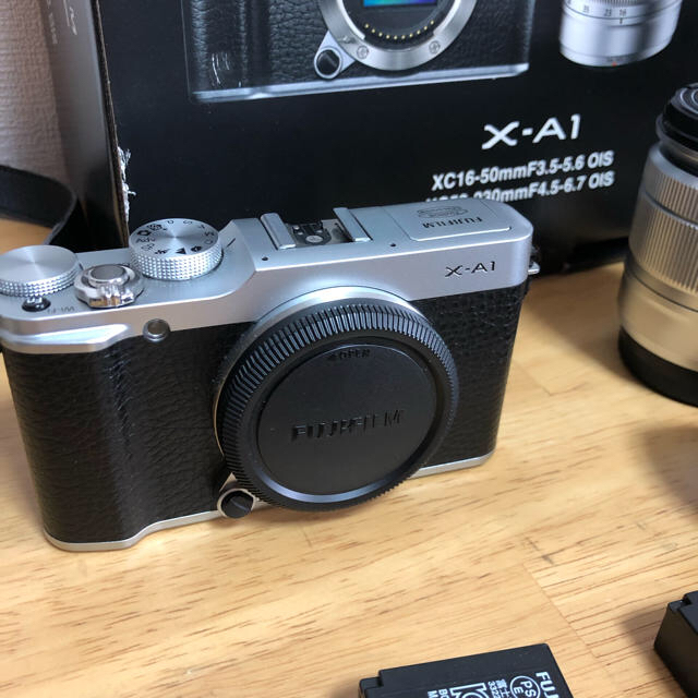 ミラーレス一眼FUJIFILM X-A1 ダブルズームレンズキット