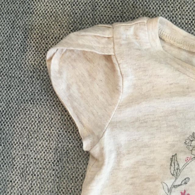 babyGAP(ベビーギャップ)のbaby gap Tシャツ　バンビ柄　80 キッズ/ベビー/マタニティのベビー服(~85cm)(Ｔシャツ)の商品写真