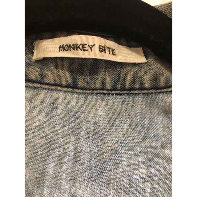 monkey bite(モンキーバイト)のMONKEY BITE モンキーバイト　デニムシャツ　レア　古着風　希少 レディースのトップス(シャツ/ブラウス(長袖/七分))の商品写真