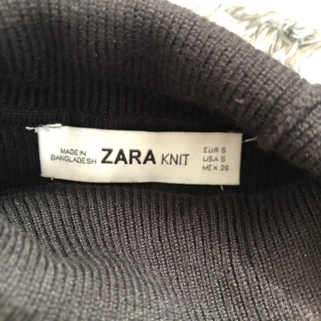 ZARA(ザラ)のZARA ボタン付き　ニットトップス レディースのトップス(ニット/セーター)の商品写真