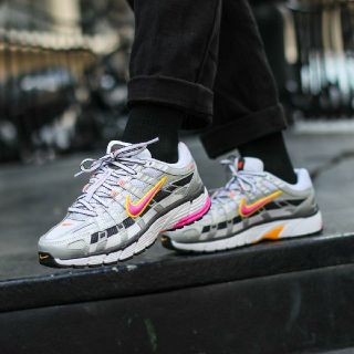 ナイキ(NIKE)の定11000円!限定ハイブリッドデザイン!ナイキ.P-6000新品スニーカー!(スニーカー)