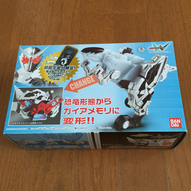 BANDAI(バンダイ)の  仮面ライダーW  ファングメモリ（翔太郎決めゼリフVer. 付属） エンタメ/ホビーのフィギュア(特撮)の商品写真