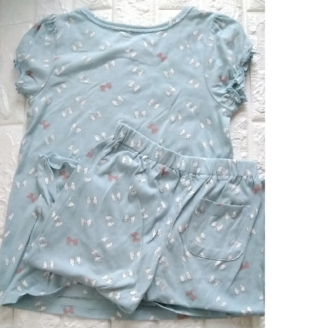 GU(ジーユー)のGU　パジャマ　130 キッズ/ベビー/マタニティのキッズ服女の子用(90cm~)(パジャマ)の商品写真