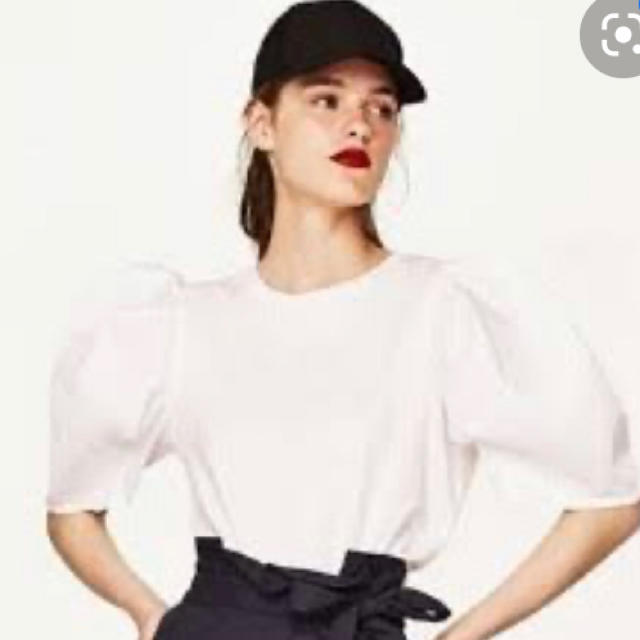 ZARA(ザラ)のトップス　パフスリーブ ZARA レディースのトップス(カットソー(半袖/袖なし))の商品写真