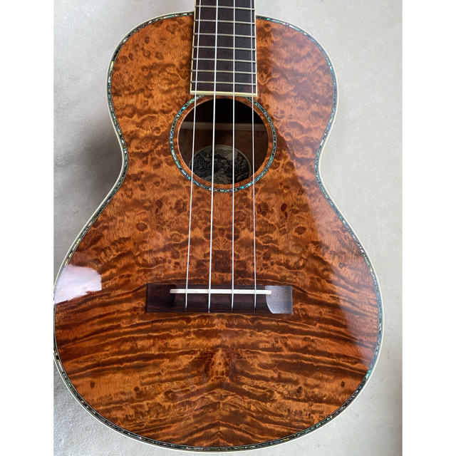 Collings bubble koa ukulele UT-41  楽器のウクレレ(テナーウクレレ)の商品写真