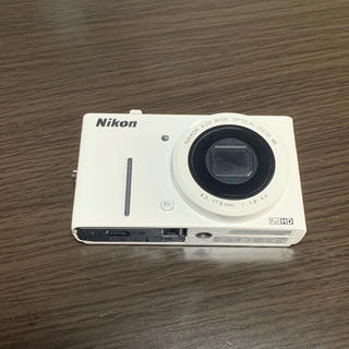 ニコン(Nikon)の《送料無料》coolpix p310 ホワイト(コンパクトデジタルカメラ)